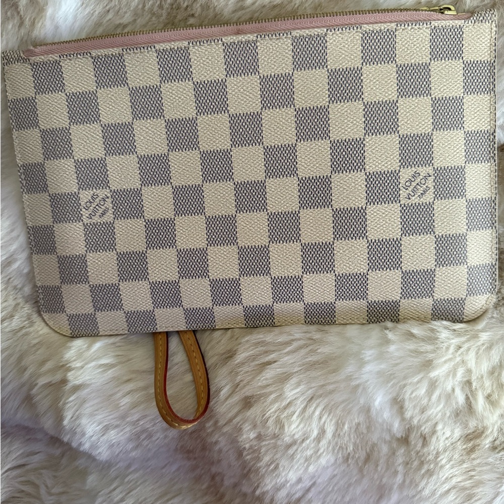 Louis Vuitton Damier Azur Check Wristlet Clutch in Cream, Gray and Pink Trim - Picture 2 of 6